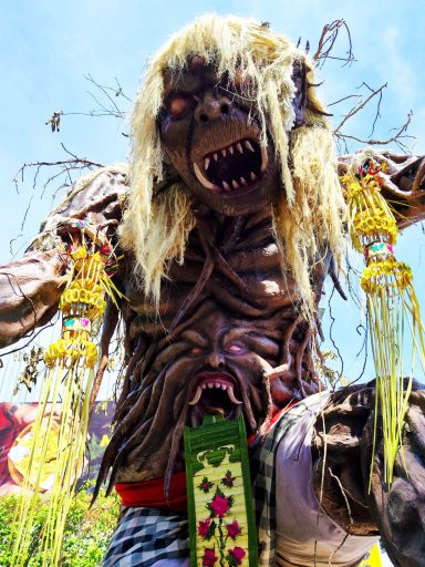 Erlebe das OGOH-OGOH Fest und Nyepi 2024 in Bali: Tradition, Stille und spirituelle Reinigung!