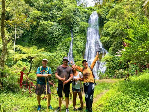 Erleben Sie eine unvergessliche Tagestour mit dem Bike zu den Reisterrassen und dem heiligen Wasser in Bali!