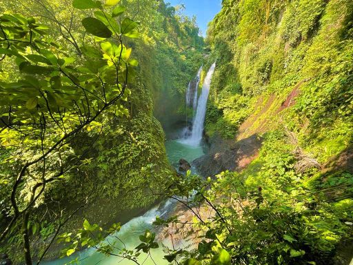 Erlebe die 2-tägige Wasserfall Bike/Trekking Tour in Bali: Abenteuer, Natur und atemberaubende Wasserfälle!