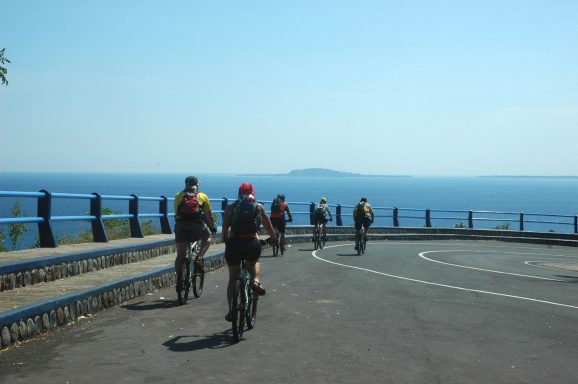 Ein Traum wird wahr - Erlebnis Bike Tour von den Insel Bali, Lombok, Gili Trawangan, Moyo Sumbawa zu den Komodowaranen.