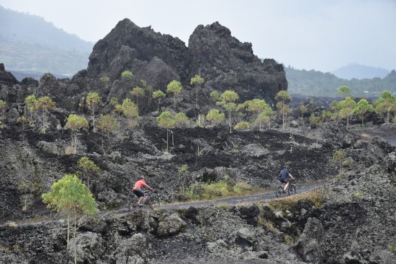 Erlebe 2 Tage Vulkan Batur: Radfahren, Wandern & Entspannung in atemberaubender Natur. Jetzt buchen!