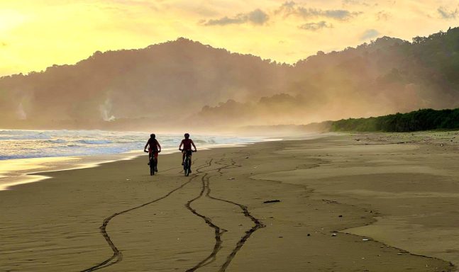 Entdecken Sie die Java Bike Erlebnis Tour: 8 Tage von Bali zum Vulkan Ijen. Kontaktieren Sie uns für mehr Infos!