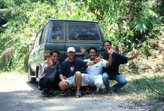 Erleben Sie den Dschungeltrail in Bali & Java: Abenteuer, Geschichte und unvergessliche Bike-Touren!