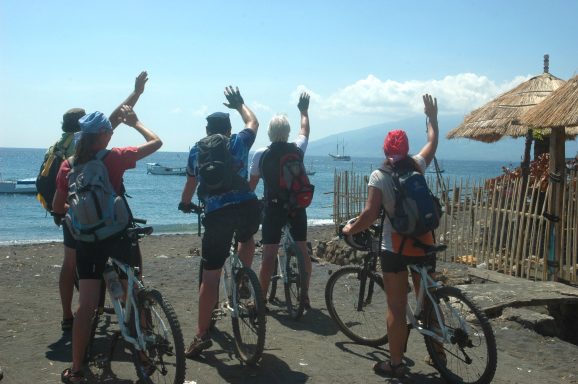 Ein Traum wird wahr - Erlebnis Bike Tour von den Insel Bali, Lombok, Gili Trawangan, Moyo Sumbawa zu den Komodowaranen.