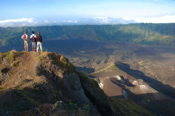 Erleben Sie 3 Tage Vulkan Batur & Virgin Beach: Biking, Wandern, Entspannung & unvergessliche Ausblicke!