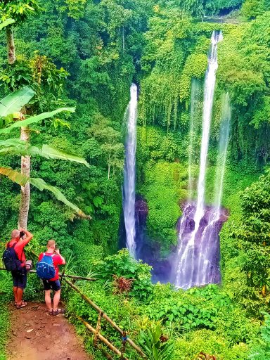 Erlebe die 2-tägige Wasserfall Bike/Trekking Tour in Bali: Abenteuer, Natur und atemberaubende Wasserfälle!