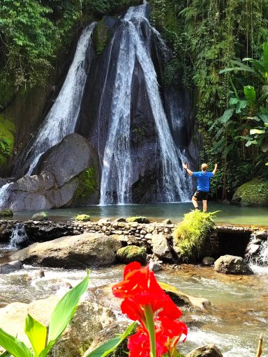 Erlebe die 2-tägige Wasserfall Bike/Trekking Tour in Bali: Abenteuer, Natur und atemberaubende Wasserfälle!