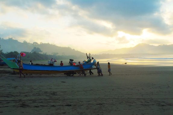 Entdecken Sie Java: Vulkane, Tempel und Abenteuer auf der faszinierenden Insel Indonesiens!