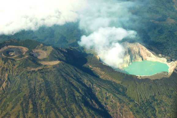 Erlebe den atemberaubenden Vulkan Ijen: Schwefel, Kratersee und unvergessliche Momente auf Java!