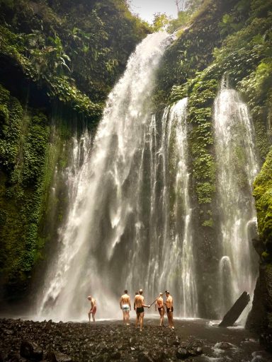 Entdecken Sie Lombok: Traumstrände, Vulkan Rinjani, Abenteuer und unberührte Natur östlich von Bali!