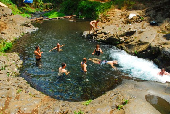 Erleben Sie die "Teufelsmine": 2-tägige Trekkingtour zum Vulkan Ijen mit Schnorcheln und traumhaften Landschaften!