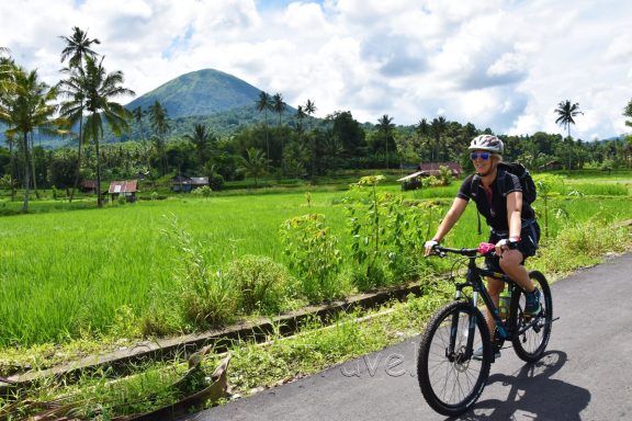 Bike Abenteuer Nord-Sulawesi/ Indonesien - Vulkane, Regenwälder, Koboldmakis, Schnorcheln & Tauchen