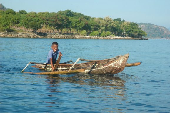 Entdecken Sie Sumbawa: unberührte Strände, Abenteuer am Tambora und ein Paradies für Surfer und Naturliebhaber.