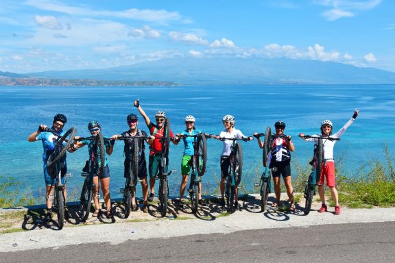 Entdecken Sie Sumbawa: unberührte Strände, Abenteuer am Tambora und ein Paradies für Surfer und Naturliebhaber.